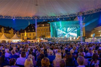 Märchenfilm-Festival Fabulix in Annaberg-Buchholz auf 2023 verschoben - Die dritte Auflage des Märchenfilmfestivals ist verschoben. Märchenhaft soll es in Annaberg-Buchholz aber dennoch in diesem Jahr zugehen. Auf große Galakonzerte wie auf diesem Bild 2019 muss allerdings verzichtet werden.