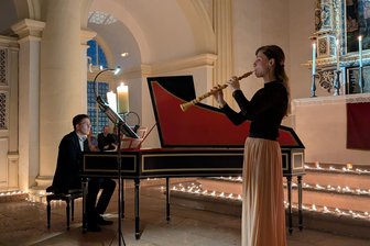 Magische Barocknacht auf Schloss Augustusburg: „Soirée der 1000 Kerzen“ - Florian Mauersberger und Elisabeth Beckert begeisterten in Augustusburg mit barocker Musik.