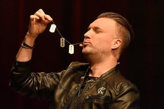 Magische Show mit skurrilen Tricks in Bad Elster - Christopher Köhler.