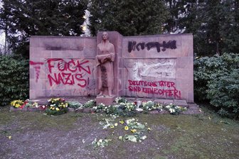 Mahnmal auf Chemnitzer Friedhof geschändet - 