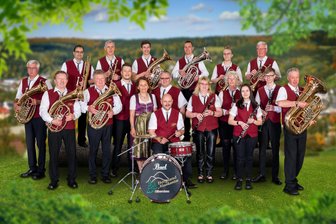 Maibaumsetzen, Orgelkonzert, Pilgerwanderung: Vier Tipps für die Freizeit zum Wochenende - Spielen am Samstag zum Olbernhauer Maibaumsetzen auf: die Berglandmusikanten.