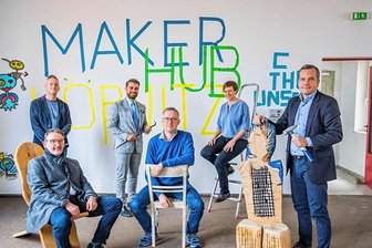 Makerhub in Lößnitz: Keiner weiß, was hier entsteht - Sie gehören zu den Initiatoren in Lößnitz: Frank Rother, Oliver Damm, Max Jankowsky, Christof Schulze, Josephine Hage, Rico Geisler (im Foto von links nach rechts). Weitere Makerhubs entstehen in Schneeberg und Zwönitz.