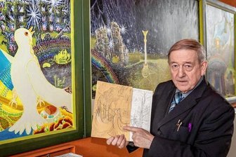 Maler sieht Kunst auch als Dokumentation des Krieges - Der Grumbacher Maler und Grafiker Werner Franz zeigt im Kirchgemeindehaus Burgstädt im Rahmen einer Gemäldeausstellung ein Triptychon, das sich mit dem russisch-ukrainischen Krieg befasst.