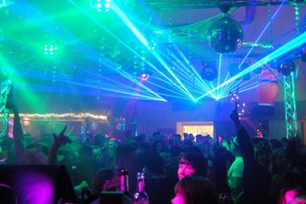 Malle-Party und Aprés Ski: Wenn Hainichen zum Megapark wird - So sieht das HKK-Vereinshaus in Hainichen aus, wenn dort Party gemacht wird.