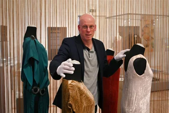 Mammutprojekt Rochsburg: Wird das Schloss bald für 21 Millionen Euro saniert? - Schlosschef Andreas Quermann in der derzeitigen Sonderausstellung mit Schätzen aus der Sammlung August Ohm. Der Kunstmäzen aus Hamburg hat dem Museum mehr als 1000 Objekte als Dauerleihgabe überlassen.