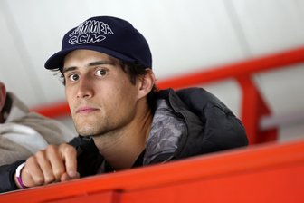 „Man fühlt sich wie im falschen Film“: Tim Lutz von den Eispiraten Crimmitschau über seine Schulterverletzung - Stürmer Tim Lutz kann die Auftritte der Eispiraten Crimmitschau vorübergehend nur aus der Zuschauerrolle verfolgen.