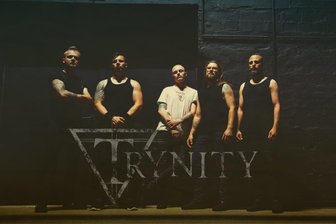 „Man sollte nicht zu hart zu sich sein“: Marienberger Metalband Trynity veröffentlicht zweites Album - Von links nach rechts: Sebastian Zander (Schlagzeug), Martin Blasius (Bass), Dustin Schmidt (Gesang), Robby Wolf (E-Gitarre) und Marcel Hunger (E-Gitarre).