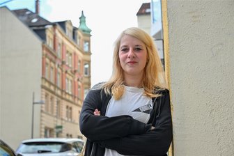 „Man weiß nie, ob nur Steine fliegen“: Weitere Vorfälle an Haus von Limbacher Linken-Stadträtin - Die Limbacher Linken-Stadträtin Elisa Grobe ist an politische Provokationen gewöhnt. Dennoch beunruhigt sie die aktuelle Entwicklung in der Stadt.