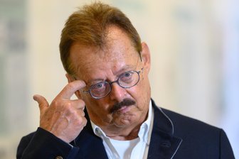 „Manchmal blieb die Ehrlichkeit auf der Strecke“: Top-Mediziner über fünf Jahre Corona in Sachsen - „Wir wussten nicht, wie es weiter geht“: Michael Albrecht, Medizinischer Vorstand des Universitätsklinikums Dresden, über die Hochphasen der Corona-Pandemie.