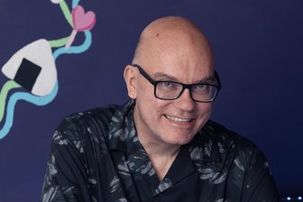 Manchmal sogar tödlich – Karaoke - Der Autor und Journalist Andreas Neuenkirchen liebt Karaoke und hat deshalb ein Buch über den Freizeitspaß geschrieben.
