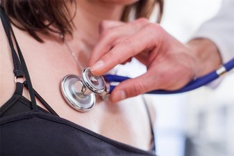 Mangelnder Impfschutz führt zu mehr Keuchhusten in Sachsen - wer besonders betroffen ist - Vor allem Jugendliche und junge Ewachsene in Sachsen erkranken häufiger an Keuchhusten.