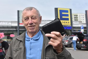 Mann aus Flöha will ehrlichen Finder belohnen - Rolf Pürschel ist erleichtert: Ein ehrlicher Finder hat seine Geldbörse samt Dokumenten im Edeka-Markt abgegeben.