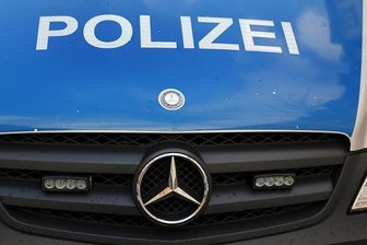 Mann entblößt sich im Küchwald -