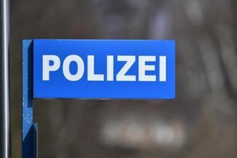 Mann geht mit Stein auf Fahrkartenkontrolleur in Plauen los - Mann geht mit Stein auf Fahrkartenkontrolleur in Plauen los.
