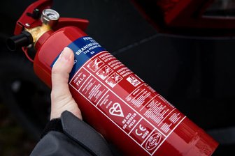 Mann leert Feuerlöscher in Glauchauer Wohnhaus - 80.000 Euro Schaden - 