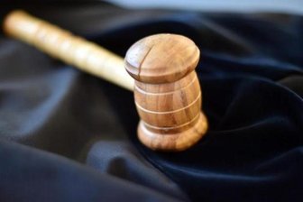 Mann soll vier Jugendamt-Mitarbeiter bedroht haben - Geldstrafe -