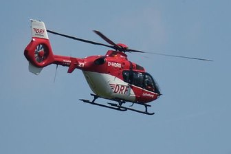 Mann stürzt bei Forstarbeiten in die Tiefe - 