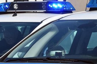 Mann verletzt Passanten mit Reizgas - 