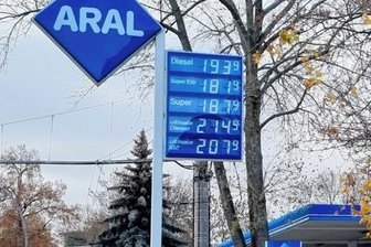 Mann will an Tankstelle Brand legen - und scheitert - An dieser Tankstelle an der Annaberger Straße soll ein Mann versucht haben, Feuer zu legen.