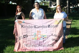 Manuela Held sagt Danke: Ihr letzter Kinder- und Kleiderbasar in Mannichswalde - Die Macherinnen des Kleiderbasars: Katja Knoll, Manuela Held und Nicole Fritz (von links).