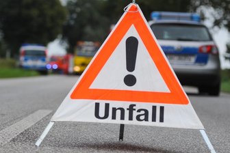 Marienberg: Fahrer verliert auf B 174 Kontrolle über sein Fahrzeug - Bei einem Unfall auf der B 174 ist ein Pkw-Fahrer schwer verletzt worden (Symbolbild).