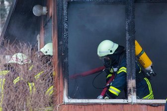 Marienberg: Gartenlaube niedergebrannt -