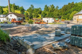 Marienberg: Wanderrastplatz Kniebreche wird neu herausgeputzt - An der Bundesstraße 171 im Bereich der sogenannten Kniebreche wird derzeit der Wanderrastplatz neu hergerichtet.