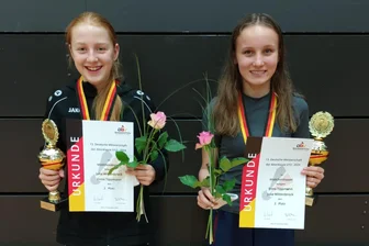 Marienberger Badminton-Talent schreibt Geschichte - Im Doppel-Wettbewerb der Deutschen U-13-Meisterschaft mussten sich Julia Wittenbrock (links) und Enna Tippmann erst im Finale geschlagen geben.
