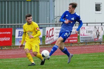 Marienberger Landesliga-Fußballer lassen gleich sechs Punkte liegen - Mit seinem Anschlusstor zum 1:2 weckte Jonas Haase (links), hier zu sehen im Heimspiel gegen Markranstädt, kurzzeitig Hoffnung.