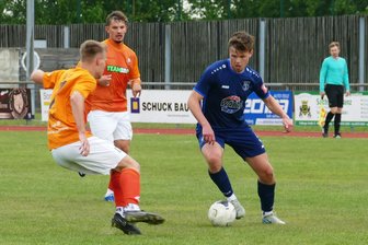 Marienbergs Landesliga-Kicker nehmen elften Anlauf - Junge Spieler wie Kimi Hille (am Ball) sind bei Marienberg derzeit gefragt.