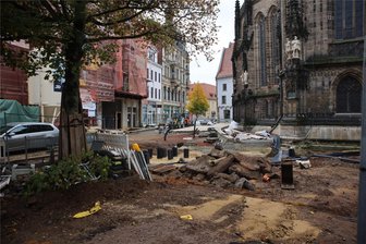 Marienplatz-Umbau in Zwickau: Demnächst entfällt der Umweg um den Dom - Die Baustelle Marienplatz macht den Händlern und Gastronomen teils heftig zu schaffen.