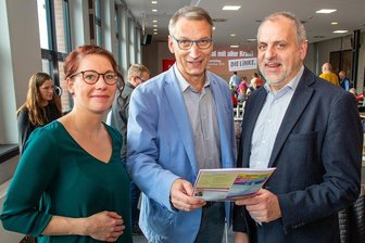 Marika Tändler-Walenta bleibt Kreisvorsitzende der mittelsächsischen Linken - Die Kreisvorsitzende Marika Tändler-Walenta (l.) zusammen mit Flöhas Oberbürgermeister Volker Holuscha und Linken-Fraktionschef Rico Gebhardt.