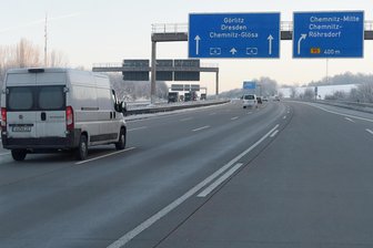 Markierungsarbeiten auf A72 ab Montag: Was Autofahrer jetzt wissen müssen - Auf der A 72, hier die Überfahrt zur A4, kommt es ab Montag zu Behinderungen.