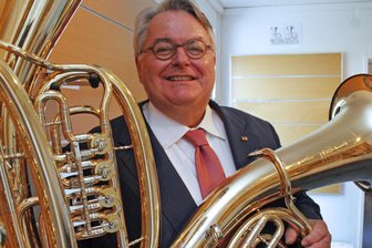 Markneukirchen trauert um Unternehmer und Freund der Stadt - Trauer um Gerhard A. Meinl: Der Unternehmer ist im Alter von 68 Jahren gestorben.