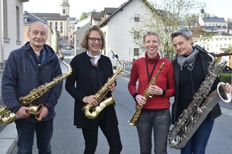 Markneukirchen: Wer sich hinter den "Blattschrauben" verbirgt - In Markneukirchen hat sich mit dem Saxophon-Quartett "Blattschrauben" ein neues Ensemble gegründet. Im Foto: Ute Schumacher, Andrea Goralczyk, Katja Faßl und Karsten Tenzler (von rechts).
