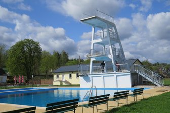 Markneukirchener Freibad soll Pfingstsamstag öffnen - Das Rudolf-Thiele-Bad in Markneukirchen.