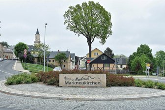Markneukirchener Kreisverkehr erhält erstmals einen Weihnachtsbaum - Der Kreisverkehr Adorfer Straße in Markneukirchen: Hier soll erstmals ein Weihnachtsbaum aufgestellt werden.