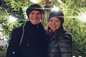 Markt zieht nach Pause wieder an - Eisschnellläufer Felix Maly mit Freundin.