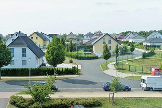 Marktbericht: Eigenheim-Preise in Freiberg stabil - Laut einer Studie der Landesbausparkassen sind die Preise für Eigenheime in Freiberg gesunken. Dabei gibt es in der Stadt attraktive Standorte, wie die Eigenheimsiedlung in Freiberg Neufriedeburg.