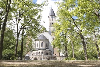 Markuskirche Plauen erhält Finanzspritze für Instandsetzungsarbeiten an Dach und Nordfassade - Die Markuskirche Haselbrunn prägt das Bild des Plauener Stadtteils.