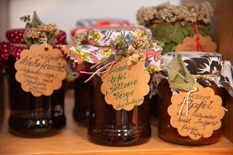 Marmeladenkönigin gesucht: Hier können Vogtländer ihre hausgemachten Aufstriche verkosten lassen - Marmeladen stehen im Mittelpunkt bei einem besonderen Wettbewerb im „Forstmeister“.