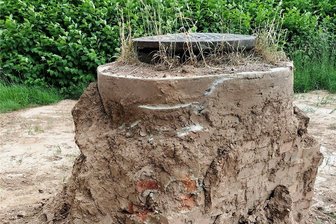 Marode Schächte in Wernsdorf beunruhigen Anwohner - So sieht einer der Schächte in der Hofaue aus. 