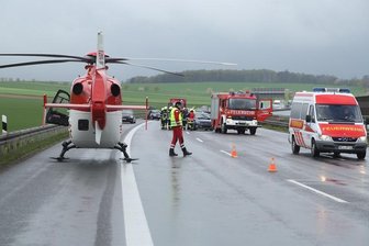 Massencrash mit vier Verletzten auf A4 - 