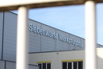 Massenentlassungen bei Zwickauer Werkzeugbauer Siebenwurst: „Das war notwendig, damit es weitergehen kann“ - Musste im Dezember Insolvenz anmelden: Siebenwurst Werkzeugbau. Nun mussten 30 Leute gehen.