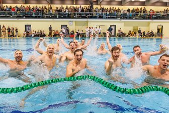 Matchball im Stadtbad: Wasserballer des SVV Plauen vor dem entscheidenden Heimspiel - Auf Jubel mit den eigenen Fans hoffen die SVV-Wasserballer am Samstagabend.
