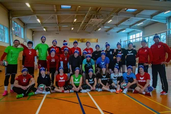 Mauersberger Volleyballerinnen erweisen sich als Marathon-Spezialistinnen - Schon vor dem ersten Ballwechsel war beiden SGM-Teams die Freude über den gemeinsamen Heimspieltag anzumerken.