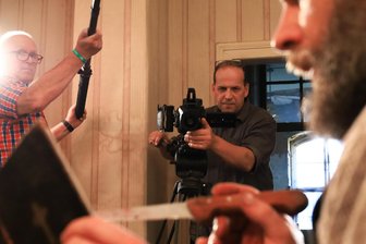 Mausert sich das Vogtland zum neuen Görliwood? „Für Filmemacher ist das ein Schlaraffenland“ - Regisseur Heintje Peter (Mitte) drehte bereits für einen Film im Vogtland.
