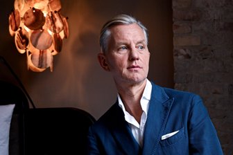 Max Raabe im Interview über sein neues Album, das Zeitlose an "seiner" Musik und den Humor der Zwischenkriegsjahre - Ab Januar in Sachsen wieder auf Tour: Max Raabe.