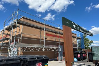 McDonald’s an A 4 in Lichtenau: Bauarbeiten an der Filiale dauern ungewöhnlich lange - Wie lange müssen Gäste noch mit Einschränkungen an der McDonald’s-Filiale am Olipark in Lichtenau leben?