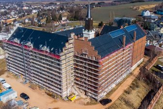 MDR-Beitrag über Hoheneck verärgert die Beteiligten - Hoheneck von oben - Gedenkort und Bildungsstätte soll das ehemalige DDR-Frauengefängnis einmal werden. Das aktuelle Konzept dazu wird am Montagabend zur Stollberger Stadtratssitzung vorgestellt. 